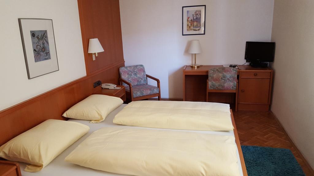 Hotel Zum Weissen Roessl Kallmünz Pokoj fotografie